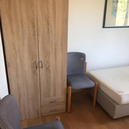 Apartment Dkn - Ihr Zuhause Auf Zeit In Halle - Vollmoebliert - Waschmaschine - Wlan - Naehe S-bahn