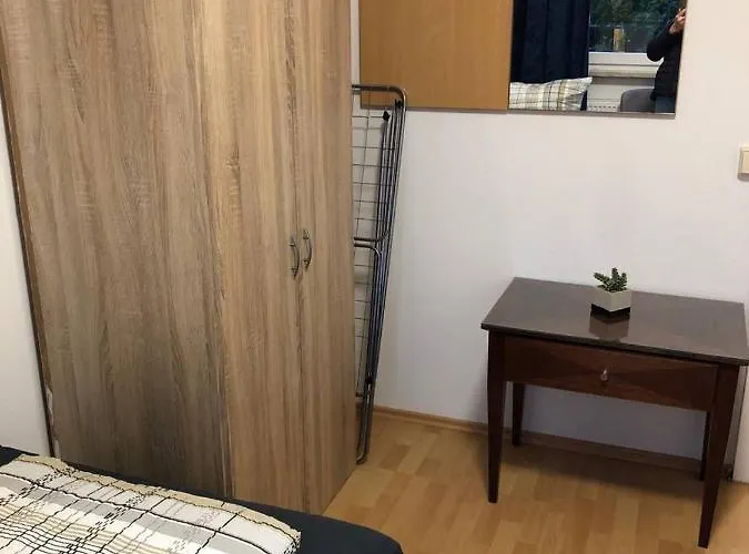 Dkn - Ihr Zuhause Auf Zeit In Halle - Vollmoebliert - Waschmaschine - Wlan - Naehe S-bahn Lägenhet